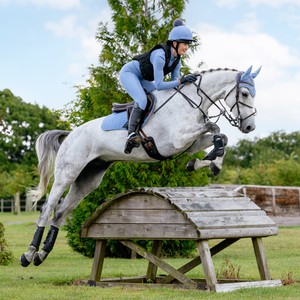LeMieux LeMieux Suede Close Contact Square in Powder Blue