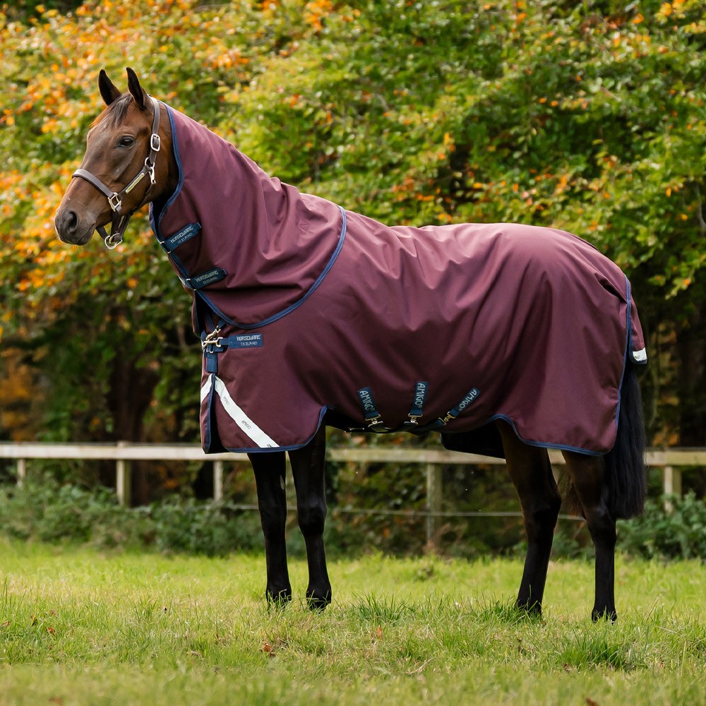 Horseware Horseware Amigo Bravo 1200D Plus Lite Turnout Rug in Burgundy/Navy