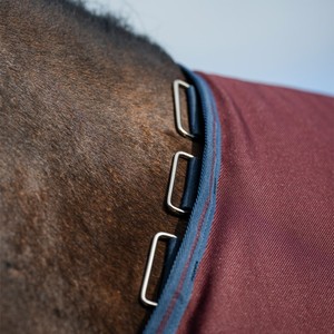 Horseware Horseware Amigo Bravo 1200D Plus Lite Turnout Rug in Burgundy/Navy