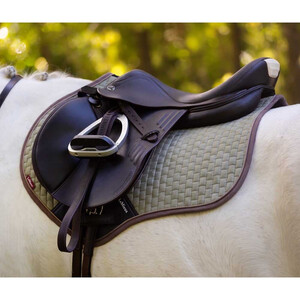 LeMieux LeMieux Suede Close Contact Square in Fern