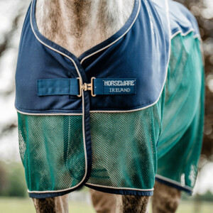 Horseware Horseware Signature Sports Cooler in Navy/Hunter Green