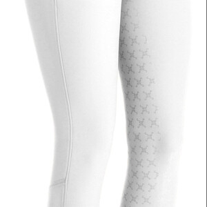 Tredstep Tredstep Evolute Full Seat Breech in White